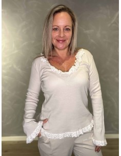 Beige rib bluse med blondekanter til kvinder – TIPPY Collection