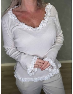 Beige rib bluse med blondekanter til kvinder – TIPPY Collection 2