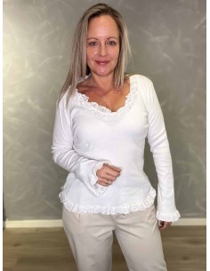 Hvid rib bluse med blondekanter til kvinder – TIPPY Collection