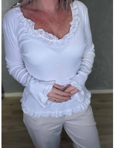 Hvid rib bluse med blondekanter til kvinder – TIPPY Collection 2