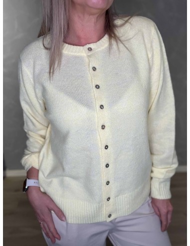 Knaplukning og ribkanter på gul strik cardigan – TIPPY