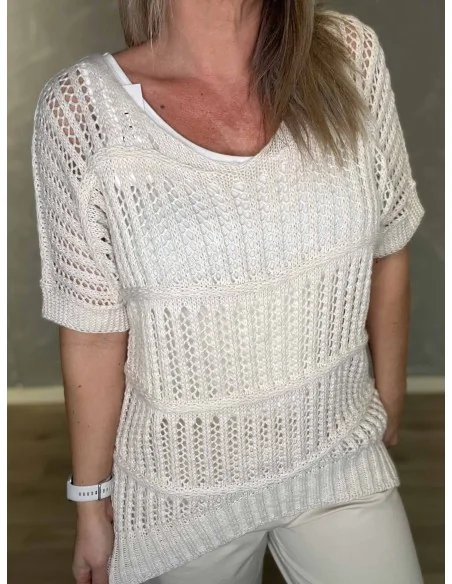 Bagside af off white hæklet kortærmet bluse til kvinder – TIPPY