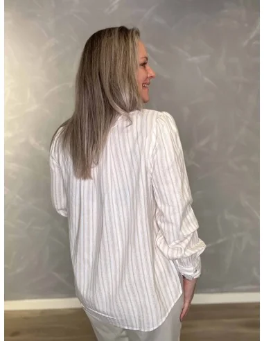 Bagside af beige v-hals stribet bluse til kvinder – TIPPY