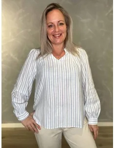 Sky v-hals stribet bluse til kvinder – Design by TIPPY