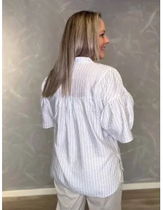 Hvid bluse med klokkeærmer og snøre til kvinder – Design by TIPPY 2