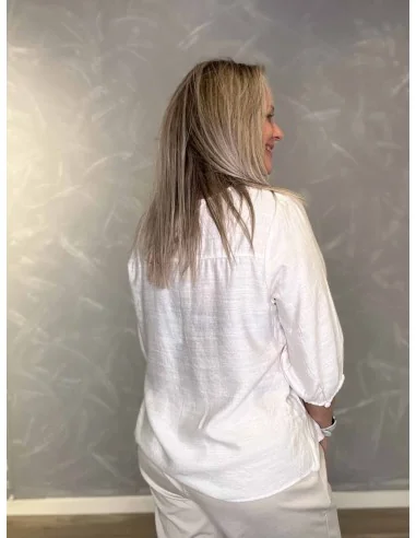 Bagside af off white skjorte til kvinder – TIPPY