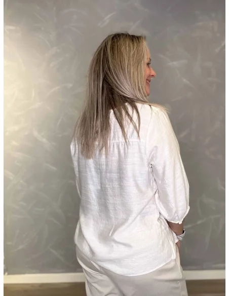 Bagside af off white skjorte til kvinder – TIPPY