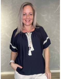 Navy bluse med broderi til kvinder – TIPPY