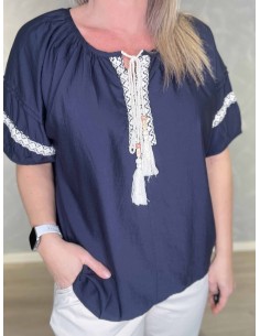 Navy bluse med broderi til kvinder – TIPPY 2