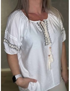 Hvid bluse med broderi til kvinder – TIPPY 2