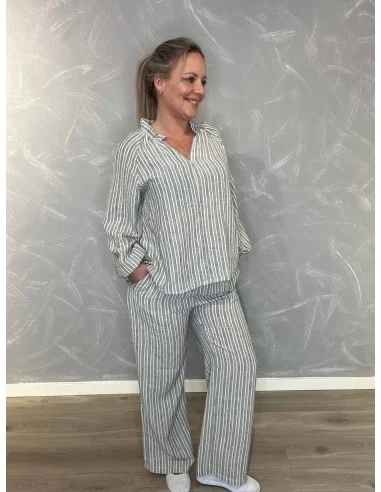 Sage grøn stribet bluse med frynsekrave til kvinder – TIPPY Collection