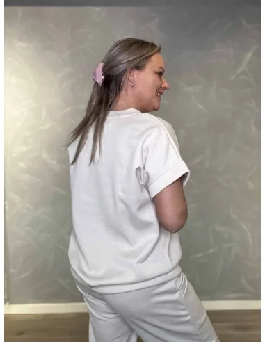 Bagside af sand kortærmet sweatbluse til kvinder – TIPPY