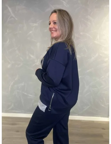 Bagside af navy sweatbluse til kvinder – TIPPY