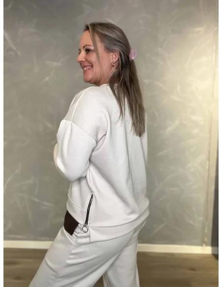 Bagside af sand sweatbluse til kvinder – TIPPY