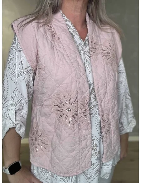 alietmønster på rosa vatteret vest – TIPPY