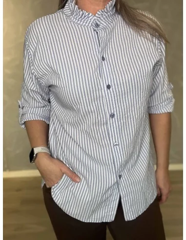 Flæsekrave på sky stribet skjorte – TIPPY