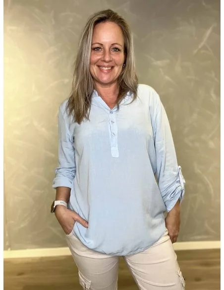 Sky skjorte bluse i 100% viskose til kvinder – TIPPY Collection