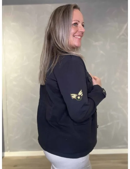 Bagside af sort army jakke med rå detaljer – TIPPY