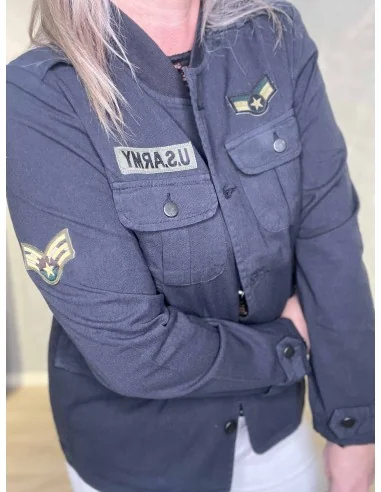 “Patches og brystlommer på sort army jakke – TIPPY