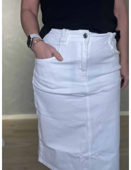 Nærbillede af stræk kvalitet på denim nederdel – TIPPY