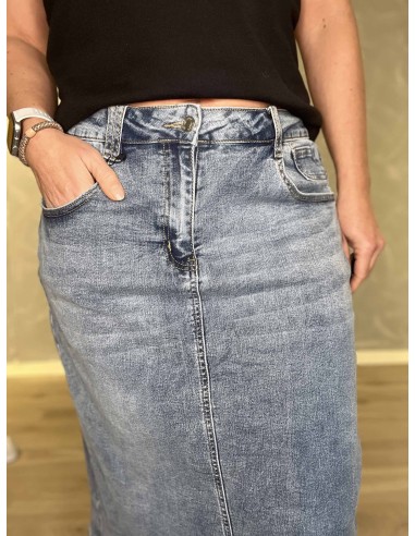 “Nærbillede af stræk kvalitet på denim nederdel – TIPPY