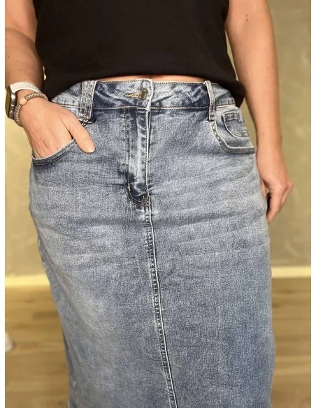 “Nærbillede af stræk kvalitet på denim nederdel – TIPPY
