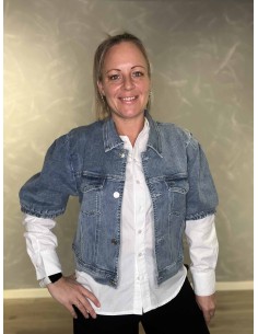 Blå denim kortærmet denim jakke med pufærmer til kvinder – Design by TIPPY