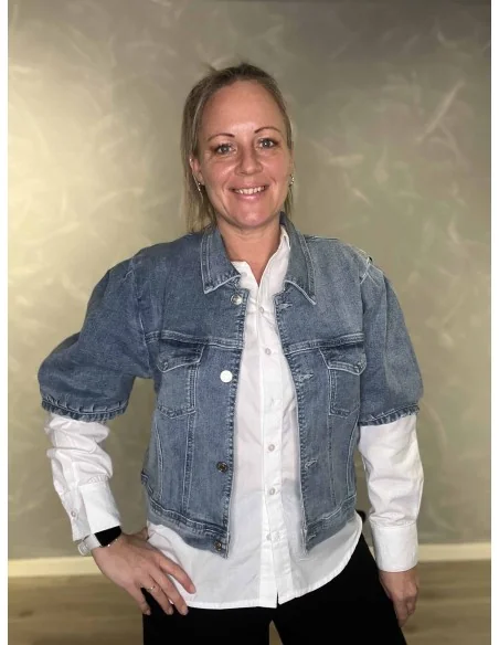 Blå denim kortærmet denim jakke med pufærmer til kvinder – Design by TIPPY