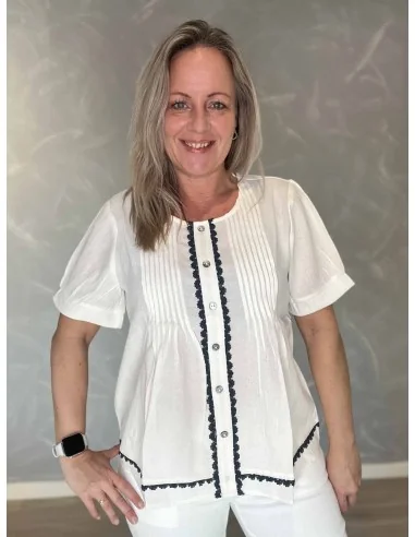 Hvid bluse med sort broderi peplum til kvinder – Design by TIPPY