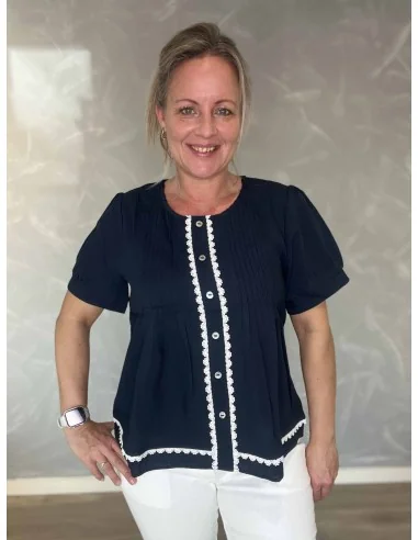 Navy bluse med broderi peplum til kvinder – Design by TIPPY