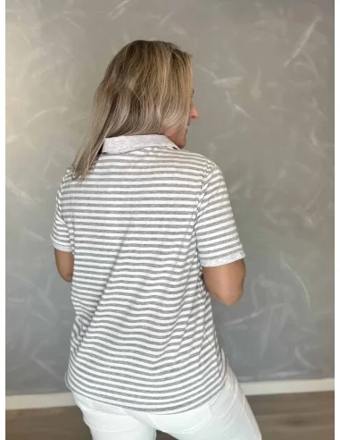 Bagside af lys grå polo til kvinder – TIPPY
