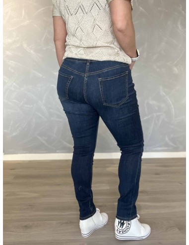 Bagside af mørk blå slim fit jeans til kvinder – TIPPY