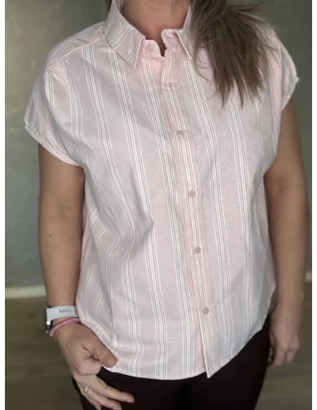 Nærbillede af stribet stof på skjorte – TIPPY