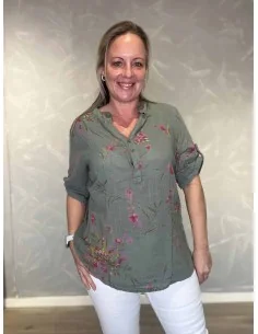 Grøn skjortebluse med rosa blomster til kvinder – TIPPY Collection
