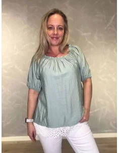 Grøn bluse med blonde skørt til kvinder – TIPPY collection