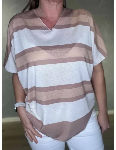 “Nærbillede af striber på bluse – TIPPY