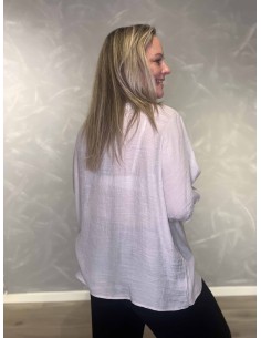 Sand bluse med broderi og pynteknapper til kvinder – design by TIPPY 2