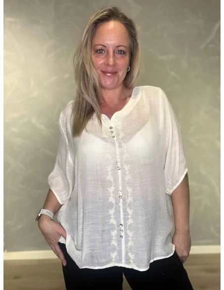 Milk bluse med broderi og pynteknapper til kvinder – design by TIPPY