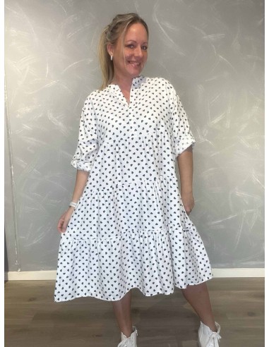 “Hvid A-kjole med blå hjerteprint til kvinder – TIPPY collection