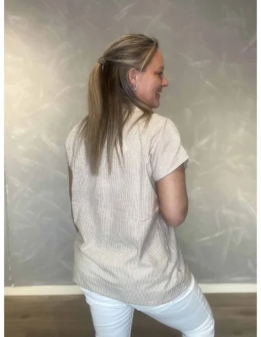 Bagside af sand t-shirt til kvinder – TIPPY