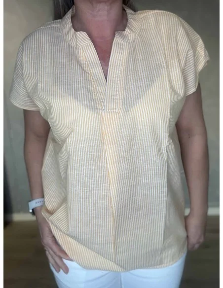 Kina krave på gul t-shirt med små striber – TIPPY