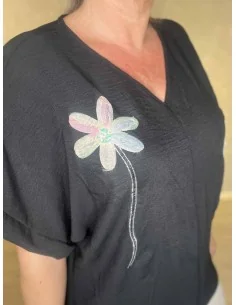 Sort bluse med tylblomst og similisten til kvinder – TIPPY Collection 2