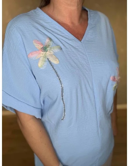 Tylblomst og similisten på sky bluse – TIPPY