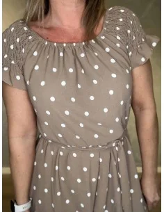 Beige kjole med prikker og smockærmer til kvinder – Tippy Italian Select 2