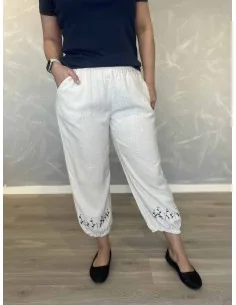 Sand 4/3 bukser med blomster broderi til kvinder – Design by Tippy