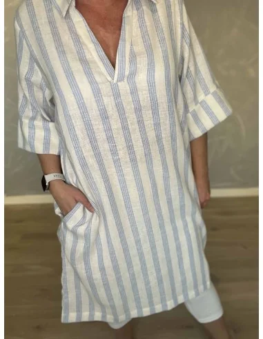 Nærbillede af stribet viskose og hør på tunika – TIPPY