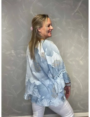 Bagside af blå bluse – TIPPY