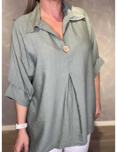 Knap på grøn bluse – TIPPY