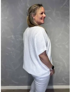Hvid bluse med struktur og elastik til kvinder – TIPPY Collection 2