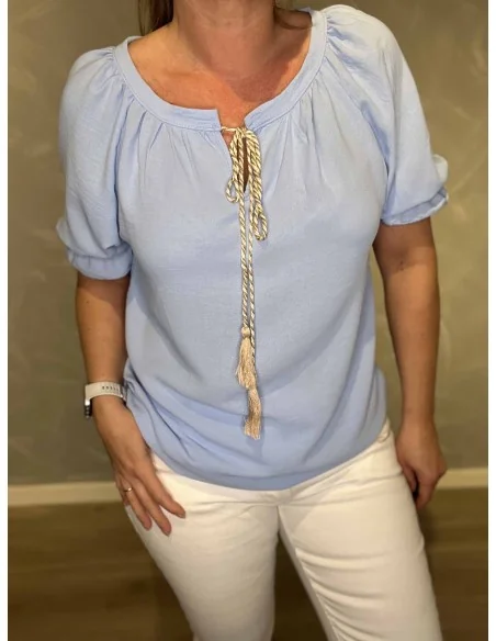 Snøre i hals på sky bluse – TIPPY